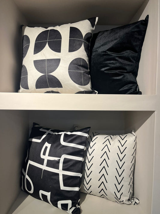 Cojin Blanco y negro Microfibra Zig Zag